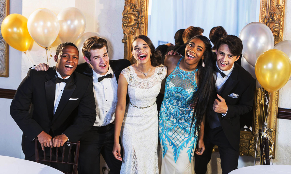 6 Awesome Reasons To Say Yes To Prom Car Rentals - Airone Limo